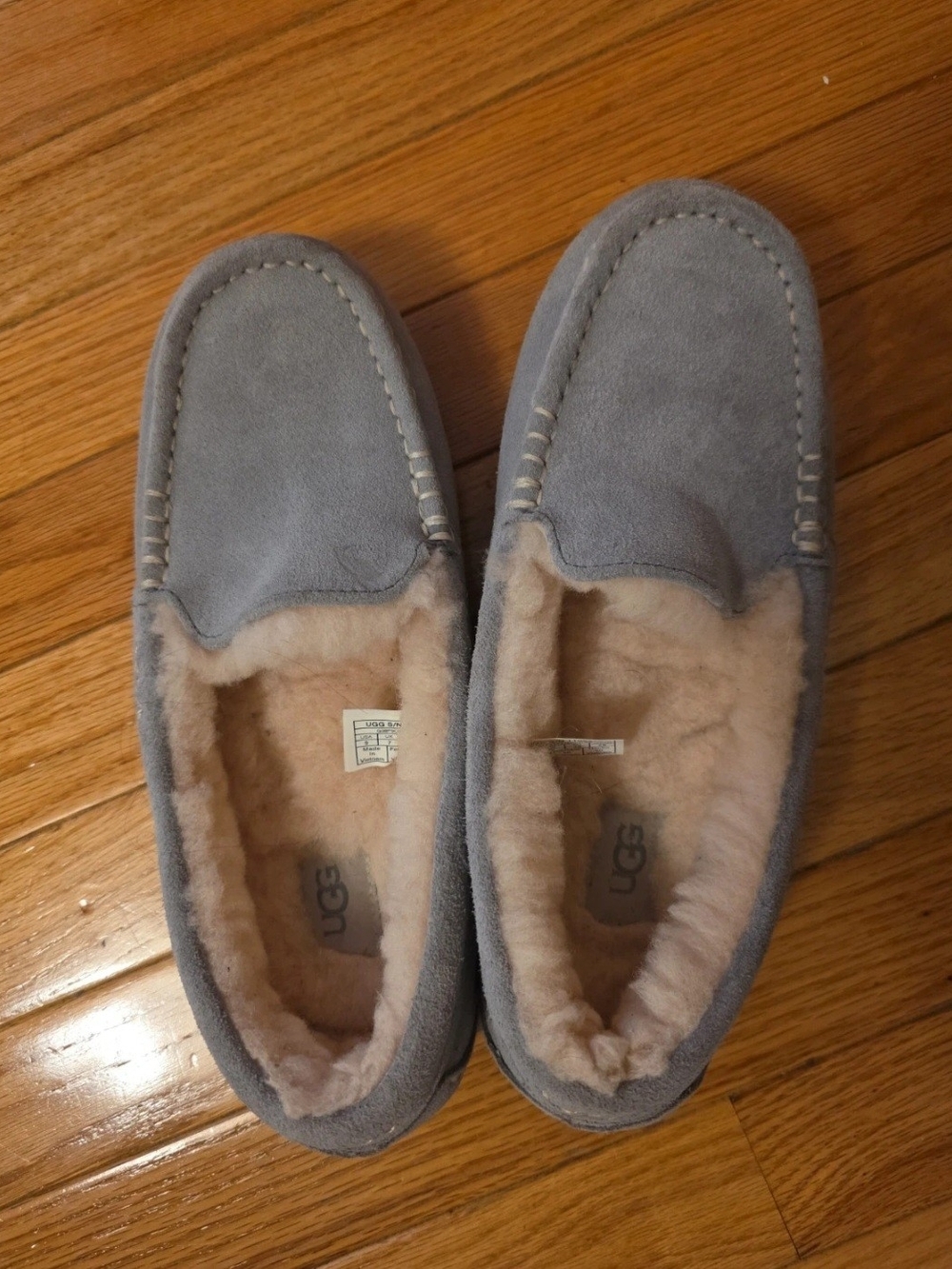 UGG Womens Gray Suede Shearling-Lined Slip-On Moccasins Size 9